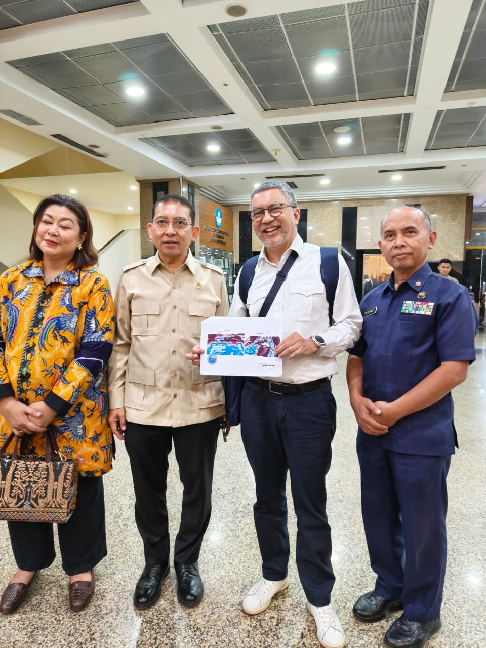 Minister of Culture Fadli Zon with members of the Sundalandia Discovery Society, November 2025.